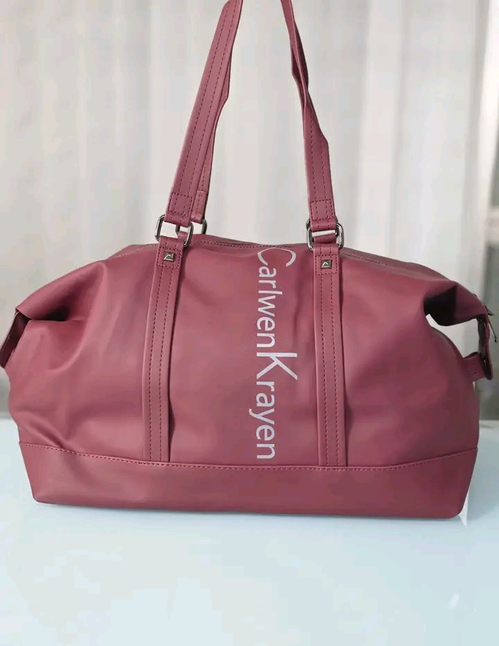 CarlwenKranyen Luxurious Travel Bag