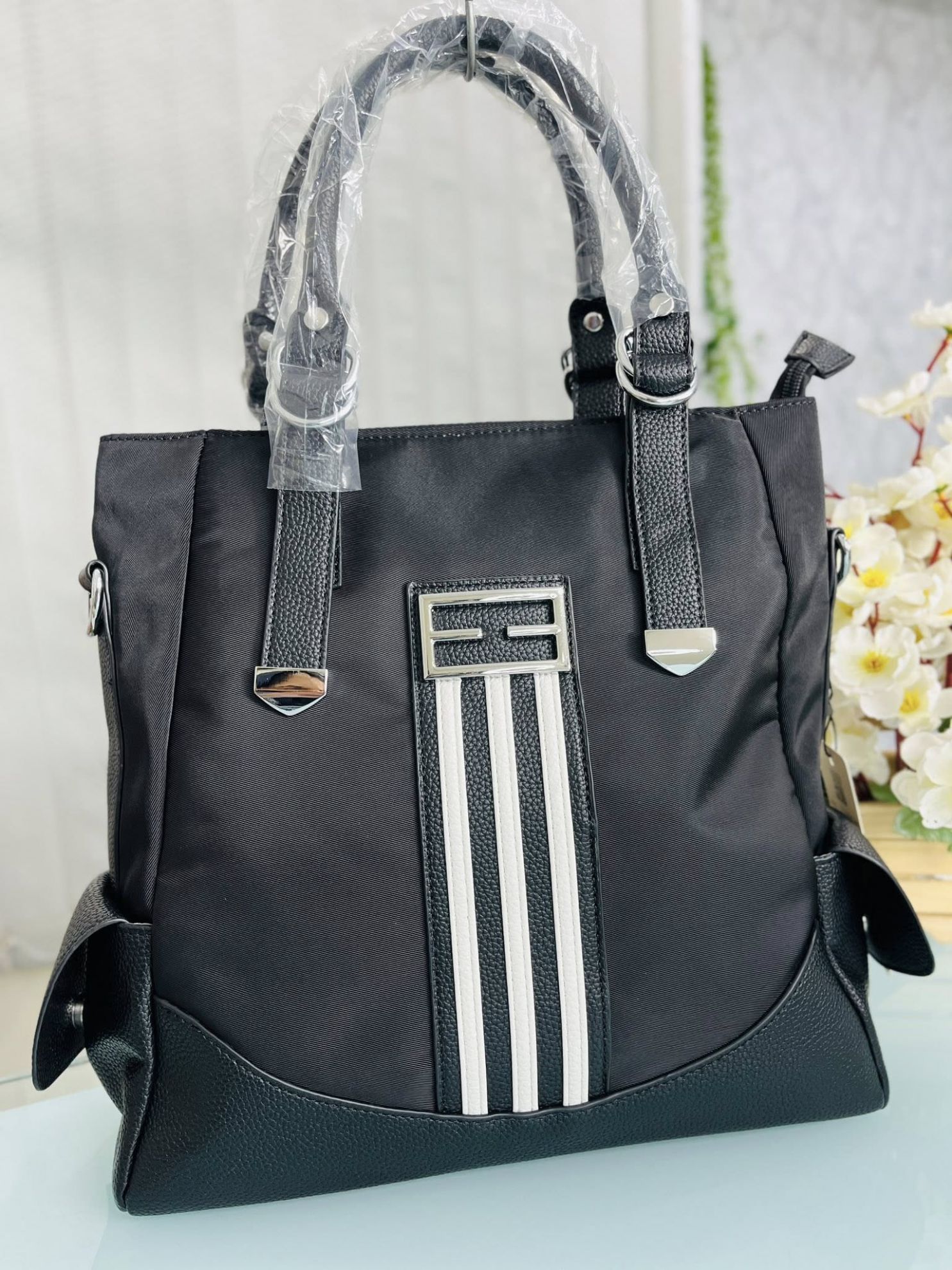 Premium Quaily Leather With Fabrics Contast Bag
