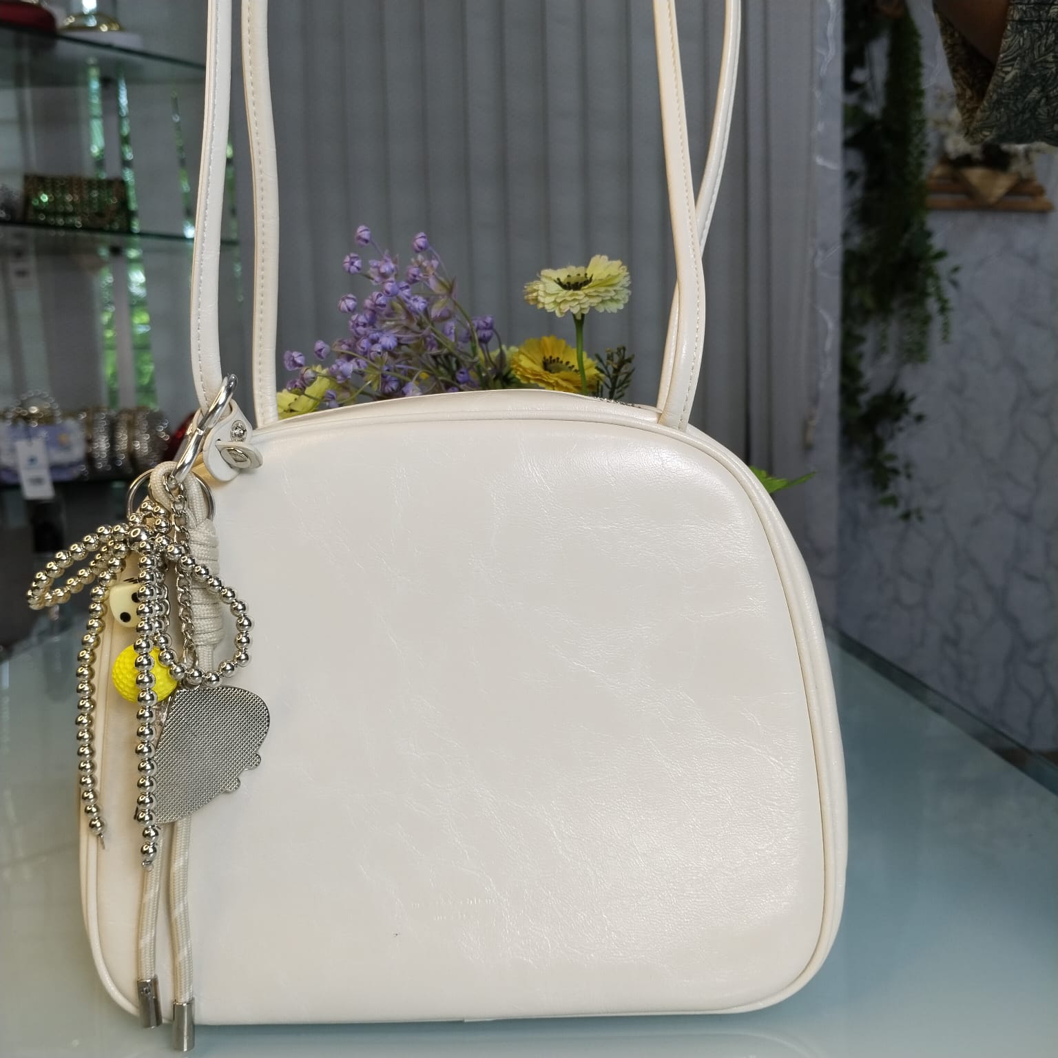 MeaTea Brand Lusarious Shoulder Bag – White