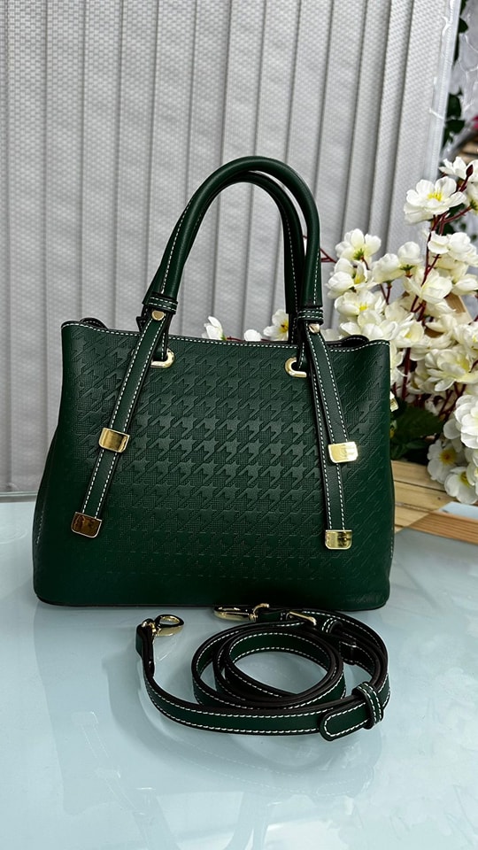 CLOROX Brand zigzag Medium Size leather Bags Beautiful looking Bag PU Leather Bag