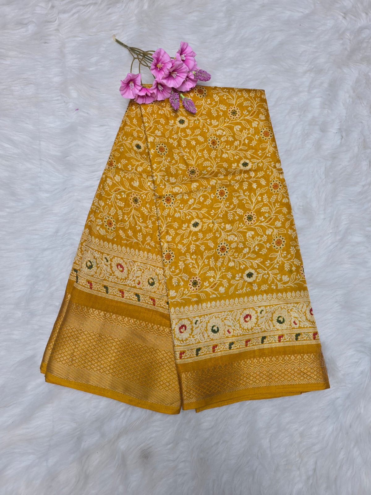 Katan Zari Border Maheshwari Saree